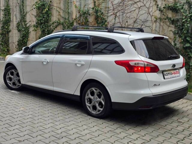 Білий Форд Фокус, об'ємом двигуна 1 л та пробігом 274 тис. км за 5899 $, фото 2 на Automoto.ua