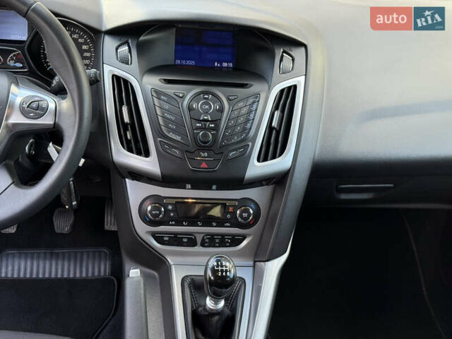 Форд Фокус 2013 в Стрые на Automoto.ua Белый Форд Фокус, объемом двигателя 0 л и пробегом 202 тыс. км за 8850 $, фото 97 на Automoto.ua
