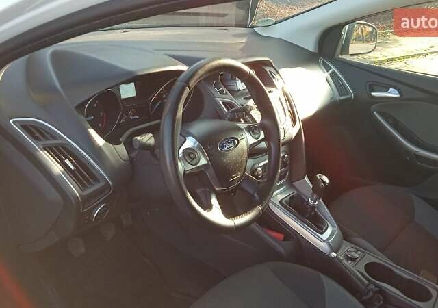 Белый Форд Фокус, объемом двигателя 1.6 л и пробегом 215 тыс. км за 7600 $, фото 35 на Automoto.ua