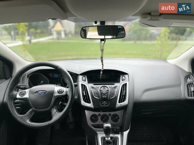 Белый Форд Фокус, объемом двигателя 1.6 л и пробегом 257 тыс. км за 7300 $, фото 7 на Automoto.ua