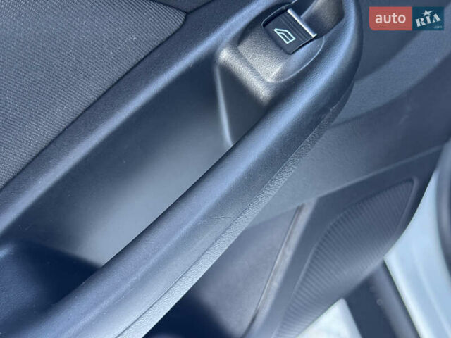 Белый Форд Фокус, объемом двигателя 1.6 л и пробегом 221 тыс. км за 8499 $, фото 60 на Automoto.ua