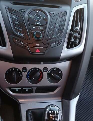 Білий Форд Фокус, об'ємом двигуна 1.6 л та пробігом 270 тис. км за 7999 $, фото 23 на Automoto.ua