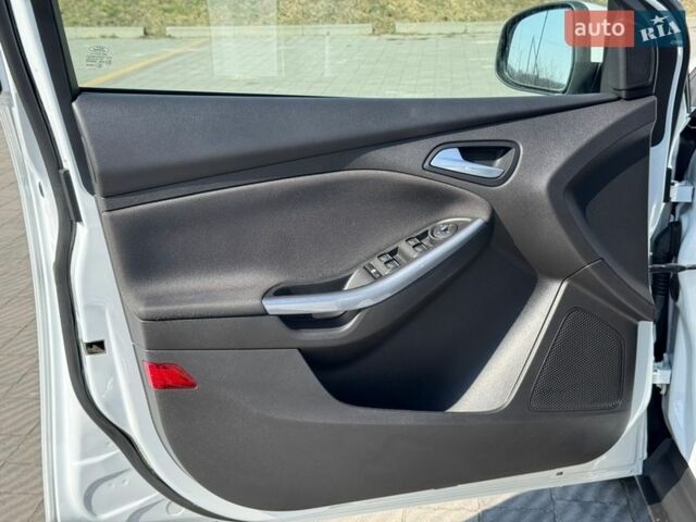 Белый Форд Фокус, объемом двигателя 1.6 л и пробегом 221 тыс. км за 8499 $, фото 31 на Automoto.ua