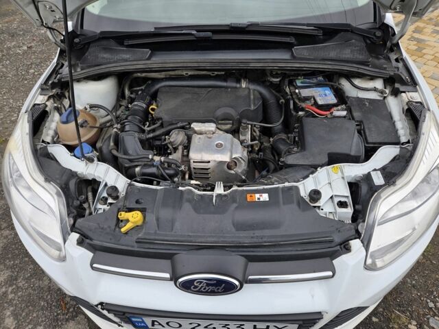 Білий Форд Фокус, об'ємом двигуна 1 л та пробігом 250 тис. км за 5200 $, фото 4 на Automoto.ua