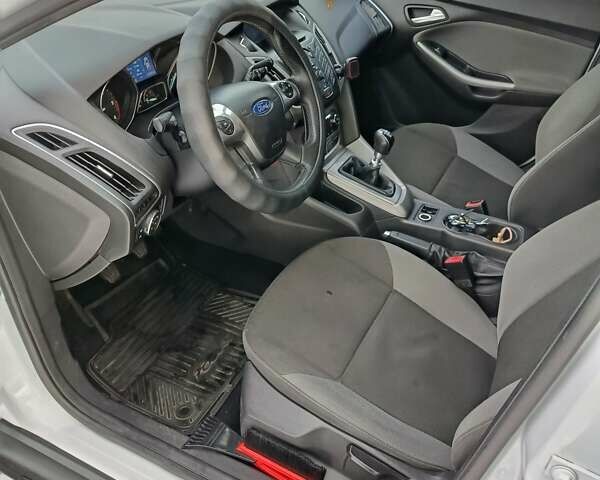 Белый Форд Фокус, объемом двигателя 1.6 л и пробегом 222 тыс. км за 7500 $, фото 8 на Automoto.ua