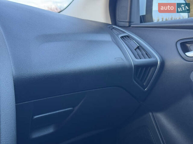 Белый Форд Фокус, объемом двигателя 1.6 л и пробегом 221 тыс. км за 8499 $, фото 55 на Automoto.ua