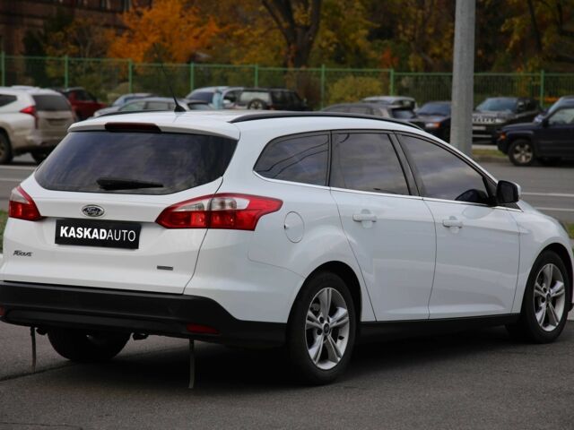 Форд Фокус 2013 в Харькове на Automoto.ua Белый Форд Фокус, объемом двигателя 1 л и пробегом 171 тыс. км за 7200 $, фото 5 на Automoto.ua