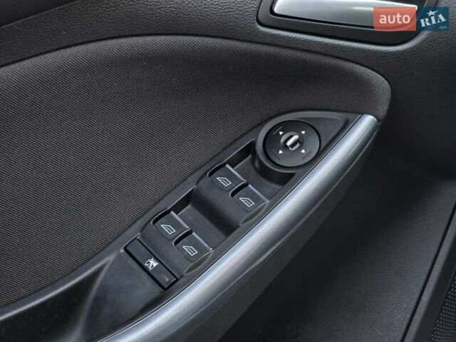 Белый Форд Фокус, объемом двигателя 1.6 л и пробегом 247 тыс. км за 7499 $, фото 31 на Automoto.ua