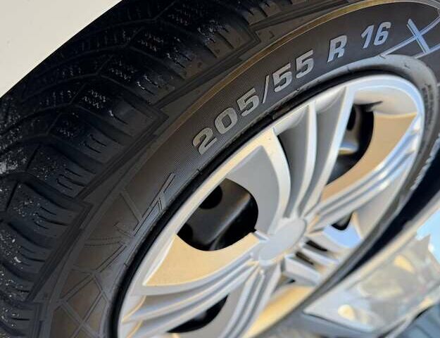 Білий Форд Фокус, об'ємом двигуна 1.6 л та пробігом 241 тис. км за 7950 $, фото 16 на Automoto.ua