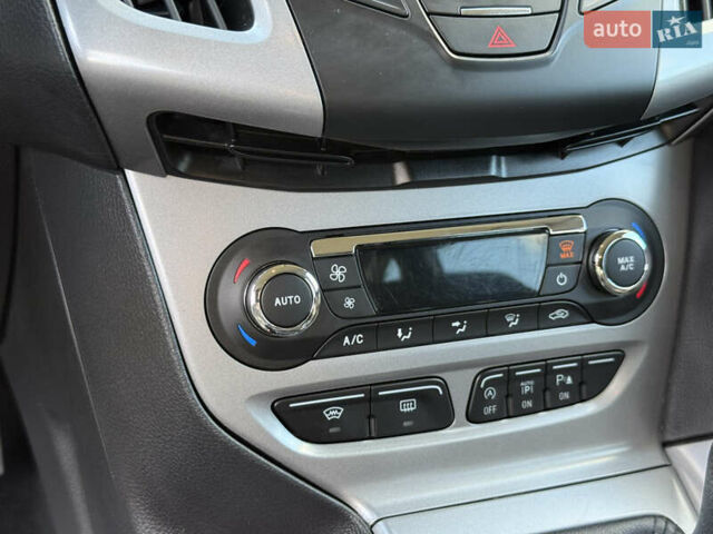 Форд Фокус 2013 в Стрые на Automoto.ua Белый Форд Фокус, объемом двигателя 0 л и пробегом 202 тыс. км за 8850 $, фото 96 на Automoto.ua