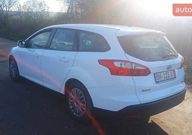 Белый Форд Фокус, объемом двигателя 1.6 л и пробегом 215 тыс. км за 7600 $, фото 57 на Automoto.ua