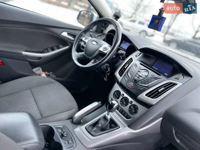 Белый Форд Фокус, объемом двигателя 1.6 л и пробегом 250 тыс. км за 7399 $, фото 49 на Automoto.ua