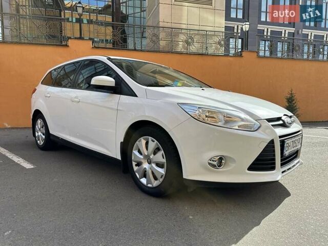 Білий Форд Фокус, об'ємом двигуна 1 л та пробігом 252 тис. км за 6200 $, фото 3 на Automoto.ua