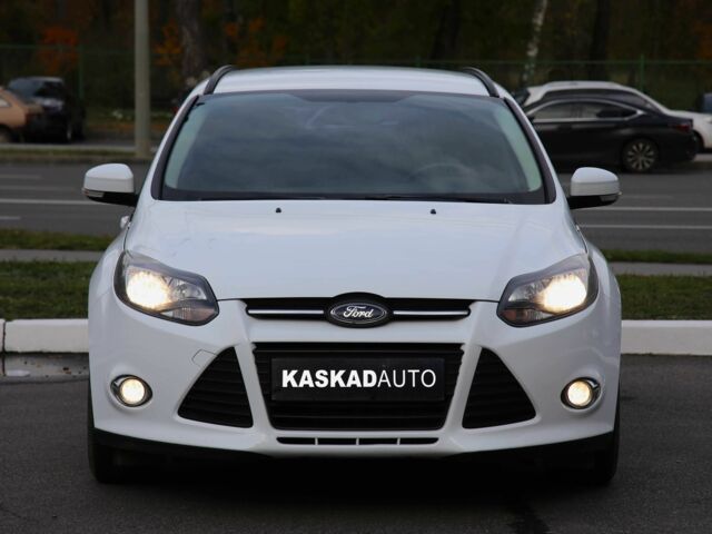 Форд Фокус 2013 в Харькове на Automoto.ua Белый Форд Фокус, объемом двигателя 1 л и пробегом 171 тыс. км за 7200 $, фото 1 на Automoto.ua