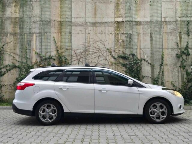 Белый Форд Фокус, объемом двигателя 1 л и пробегом 274 тыс. км за 6199 $, фото 4 на Automoto.ua