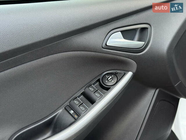 Форд Фокус 2013 в Стрые на Automoto.ua Белый Форд Фокус, объемом двигателя 0 л и пробегом 202 тыс. км за 8850 $, фото 101 на Automoto.ua