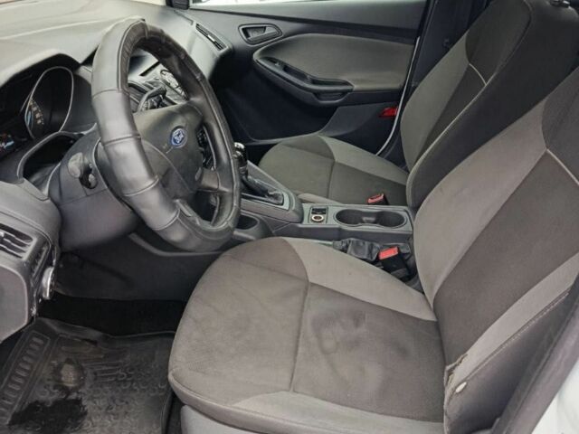 Белый Форд Фокус, объемом двигателя 0 л и пробегом 500 тыс. км за 6300 $, фото 2 на Automoto.ua