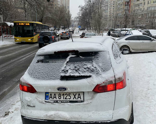 Белый Форд Фокус, объемом двигателя 1.6 л и пробегом 211 тыс. км за 6100 $, фото 3 на Automoto.ua