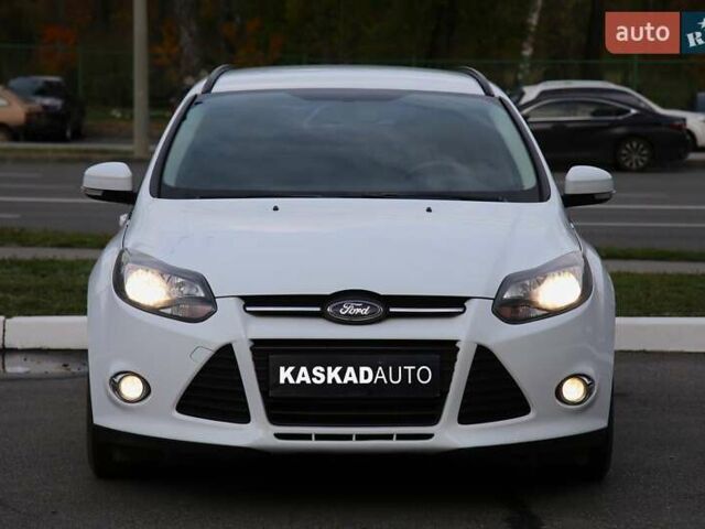 Форд Фокус 2013 в Харькове на Automoto.ua Белый Форд Фокус, объемом двигателя 1 л и пробегом 171 тыс. км за 7200 $, фото 1 на Automoto.ua