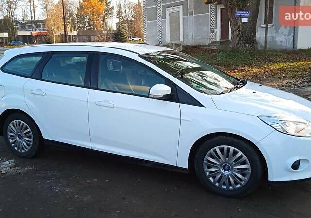 Белый Форд Фокус, объемом двигателя 1.6 л и пробегом 215 тыс. км за 7600 $, фото 24 на Automoto.ua