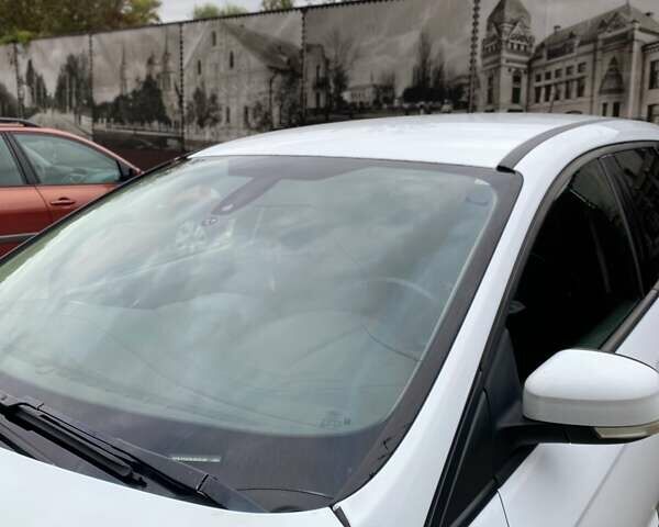 Білий Форд Фокус, об'ємом двигуна 1.56 л та пробігом 378 тис. км за 7300 $, фото 1 на Automoto.ua