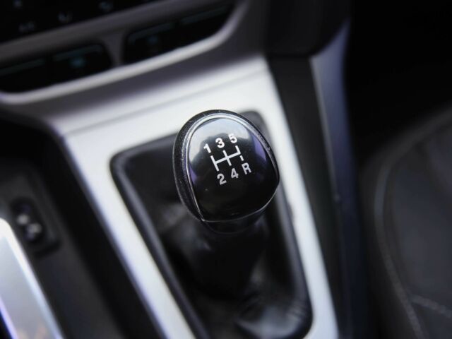 Форд Фокус 2013 в Харькове на Automoto.ua Белый Форд Фокус, объемом двигателя 1 л и пробегом 171 тыс. км за 7200 $, фото 18 на Automoto.ua