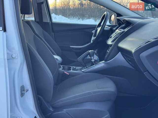 Белый Форд Фокус, объемом двигателя 1.6 л и пробегом 221 тыс. км за 8499 $, фото 79 на Automoto.ua