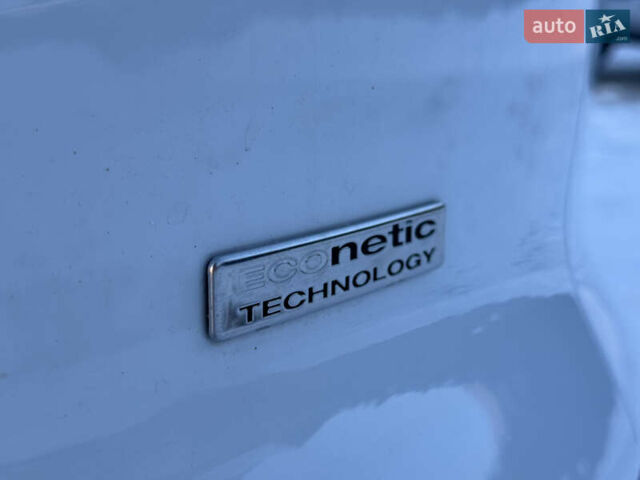 Белый Форд Фокус, объемом двигателя 1.6 л и пробегом 221 тыс. км за 8499 $, фото 18 на Automoto.ua