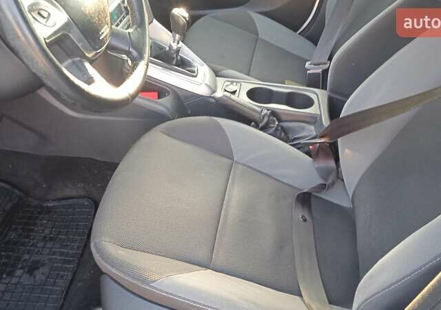 Белый Форд Фокус, объемом двигателя 1.6 л и пробегом 215 тыс. км за 7600 $, фото 32 на Automoto.ua