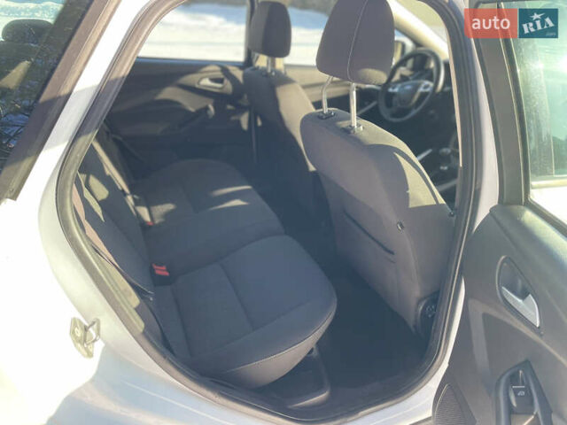 Білий Форд Фокус, об'ємом двигуна 1.6 л та пробігом 179 тис. км за 8700 $, фото 10 на Automoto.ua