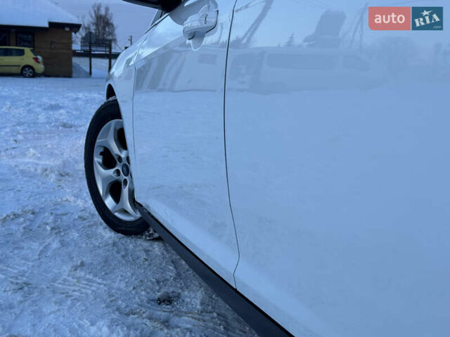 Белый Форд Фокус, объемом двигателя 1.6 л и пробегом 221 тыс. км за 8499 $, фото 22 на Automoto.ua