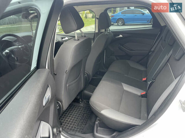 Белый Форд Фокус, объемом двигателя 1.6 л и пробегом 257 тыс. км за 7300 $, фото 12 на Automoto.ua