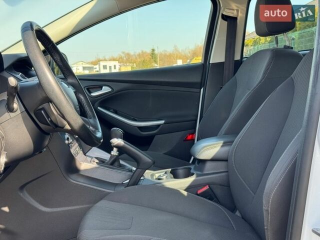 Белый Форд Фокус, объемом двигателя 1.6 л и пробегом 221 тыс. км за 8499 $, фото 37 на Automoto.ua