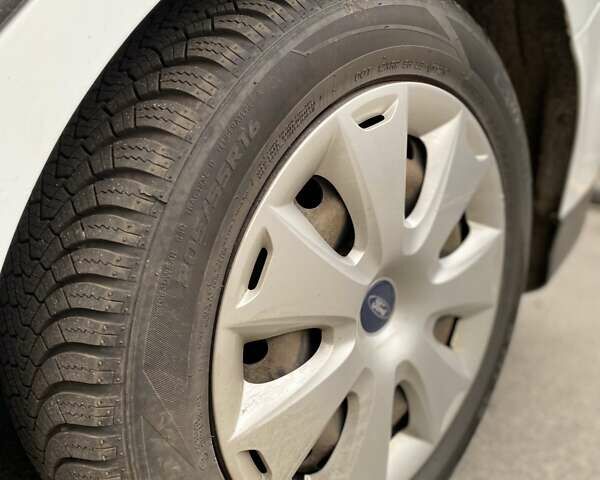 Білий Форд Фокус, об'ємом двигуна 1.56 л та пробігом 378 тис. км за 7300 $, фото 4 на Automoto.ua