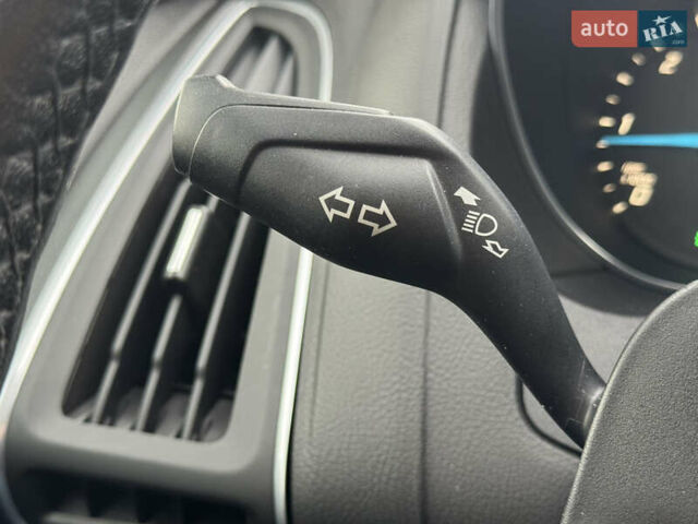 Білий Форд Фокус, об'ємом двигуна 1.6 л та пробігом 221 тис. км за 8699 $, фото 42 на Automoto.ua