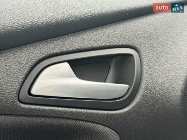 Білий Форд Фокус, об'ємом двигуна 1.6 л та пробігом 221 тис. км за 8699 $, фото 34 на Automoto.ua