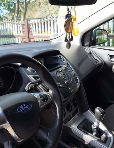 Белый Форд Фокус, объемом двигателя 1.56 л и пробегом 350 тыс. км за 7000 $, фото 13 на Automoto.ua