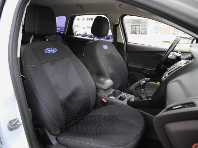 Форд Фокус 2013 в Харькове на Automoto.ua Белый Форд Фокус, объемом двигателя 1 л и пробегом 171 тыс. км за 7200 $, фото 9 на Automoto.ua