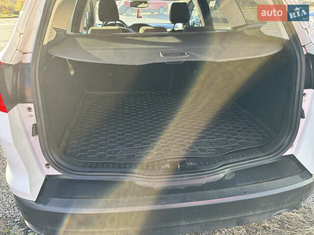 Белый Форд Фокус, объемом двигателя 2 л и пробегом 261 тыс. км за 7500 $, фото 21 на Automoto.ua