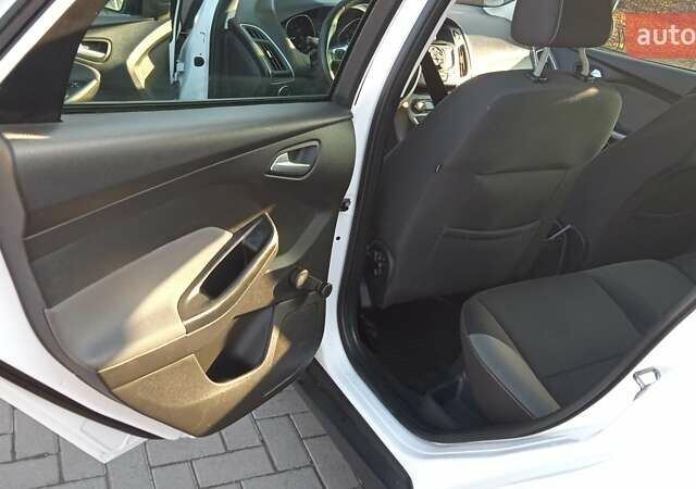 Белый Форд Фокус, объемом двигателя 1.6 л и пробегом 215 тыс. км за 7600 $, фото 34 на Automoto.ua