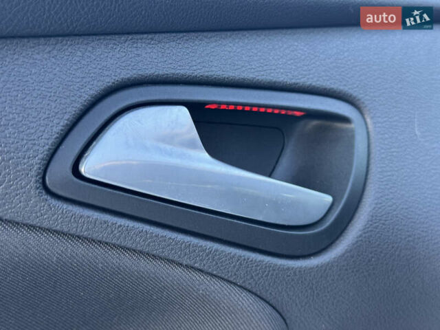 Белый Форд Фокус, объемом двигателя 1.6 л и пробегом 221 тыс. км за 8499 $, фото 34 на Automoto.ua