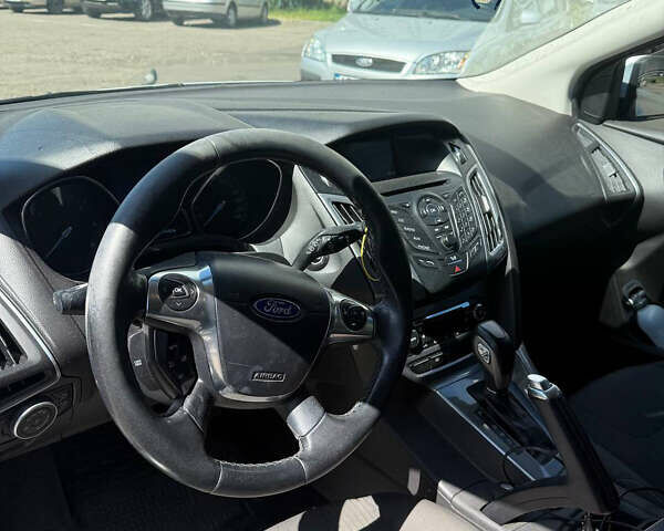 Белый Форд Фокус, объемом двигателя 2 л и пробегом 213 тыс. км за 5400 $, фото 4 на Automoto.ua