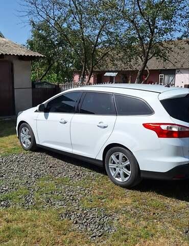 Белый Форд Фокус, объемом двигателя 1.56 л и пробегом 350 тыс. км за 7000 $, фото 6 на Automoto.ua