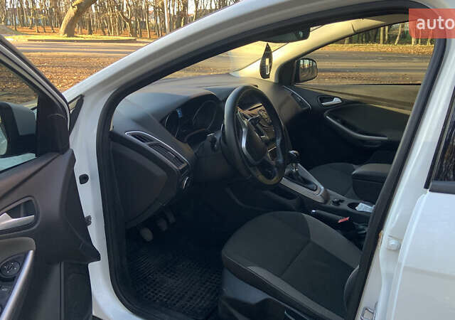 Форд Фокус 2013 у Львові на Automoto.ua Білий Форд Фокус, об'ємом двигуна 1.6 л та пробігом 247 тис. км за 6500 $, фото 8 на Automoto.ua