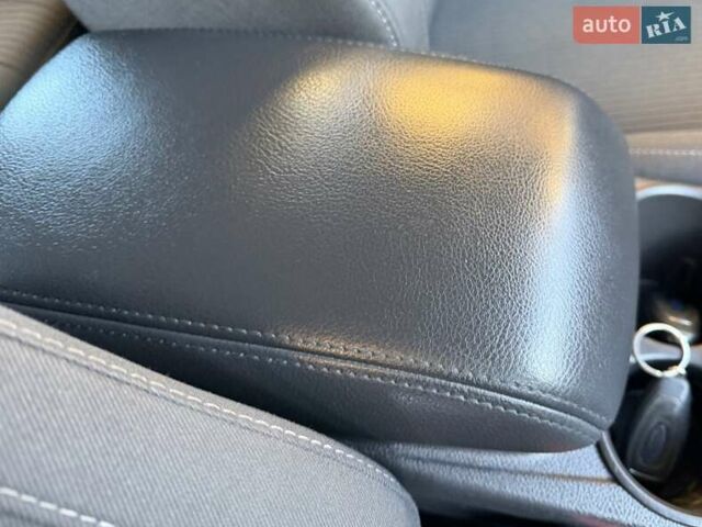 Білий Форд Фокус, об'ємом двигуна 1.6 л та пробігом 241 тис. км за 7950 $, фото 109 на Automoto.ua