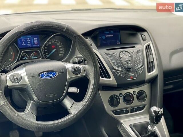 Белый Форд Фокус, объемом двигателя 1.56 л и пробегом 218 тыс. км за 7200 $, фото 4 на Automoto.ua