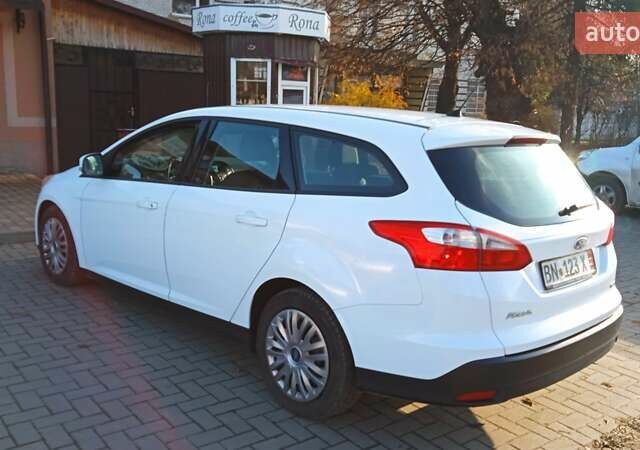 Белый Форд Фокус, объемом двигателя 1.6 л и пробегом 215 тыс. км за 7600 $, фото 38 на Automoto.ua