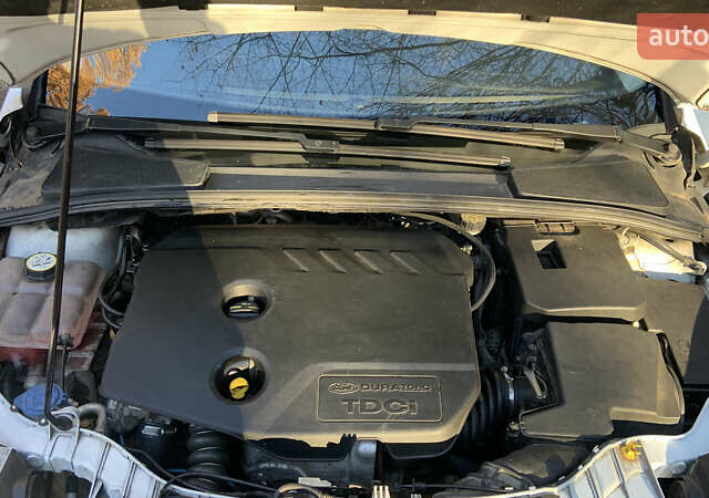 Форд Фокус 2013 у Львові на Automoto.ua Білий Форд Фокус, об'ємом двигуна 1.6 л та пробігом 247 тис. км за 6500 $, фото 13 на Automoto.ua