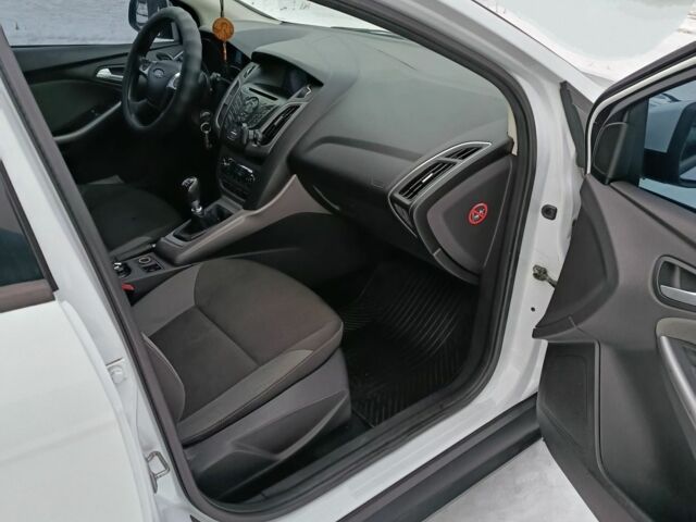 Белый Форд Фокус, объемом двигателя 1.6 л и пробегом 222 тыс. км за 7500 $, фото 9 на Automoto.ua