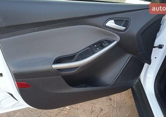 Белый Форд Фокус, объемом двигателя 1.6 л и пробегом 215 тыс. км за 7600 $, фото 16 на Automoto.ua